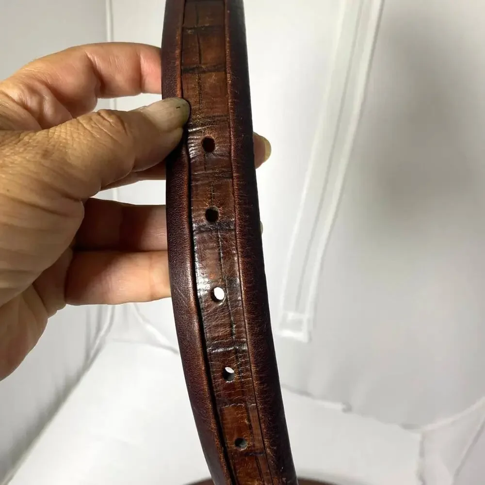 Round Tree and Yorke brown leather belt size 40